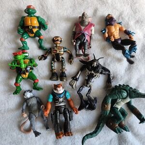 Vintage TMNT Figure Lot of 9 1990s 2000s Playmates  Teenage Mutant Ninja Turtles